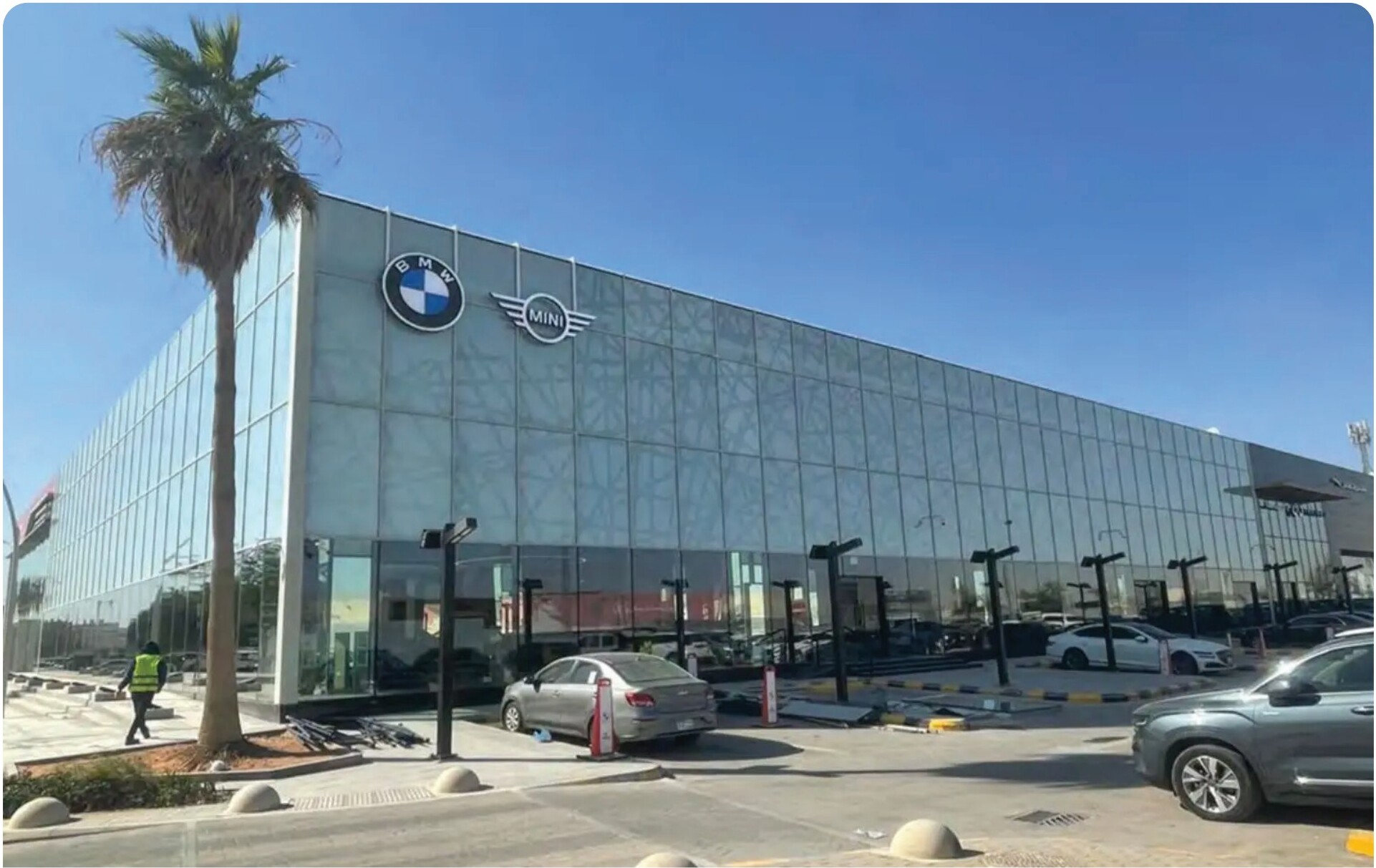 معرض بي إم دبليو